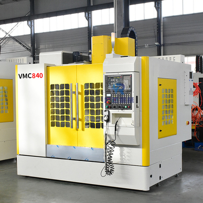عالية الدقة BT40 مركز طحن CNC صغير بالقطع العمودي VMC840