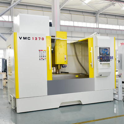 مركز تصنيع عمودي صغير ذو 5 محاور ODM عالي القوة VMC 1370