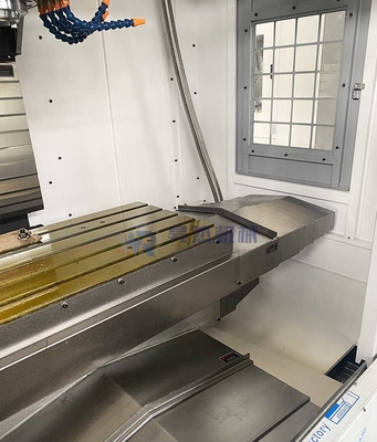 مركز التصنيع العمودي للتحكم CNC 16/24 سعة مبدل الأدوات 1400 × 700 مم