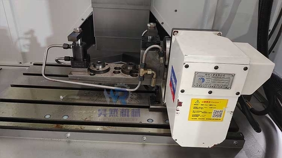 مركز التصنيع العمودي CNC للصلب VMC850 آلة طحن المعادن باستخدام الحاسب الآلي