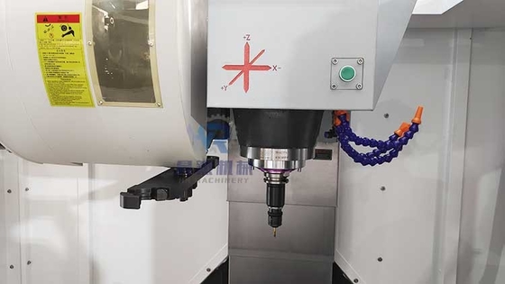 مركز التصنيع العمودي CNC للصلب VMC850 آلة طحن المعادن باستخدام الحاسب الآلي