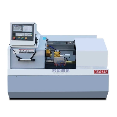 آلة مخرطة CNC كبيرة الحجم ذات سرير مسطح Ck6132 للمعادن