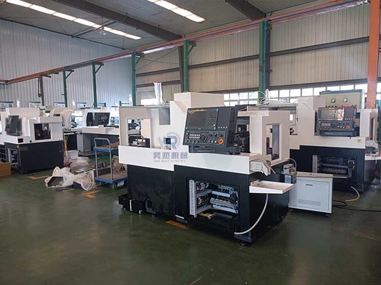آلة التشغيل الآلي للدقة CNC مع نظام التحكم في Fanuc SYNTECs Sm205