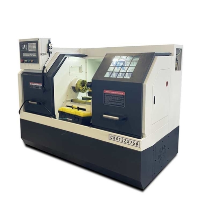 أفقي CNC سرير مسطح آلة الدوران Ck6132 آلية CNC آلة الدوران 380V 4KW