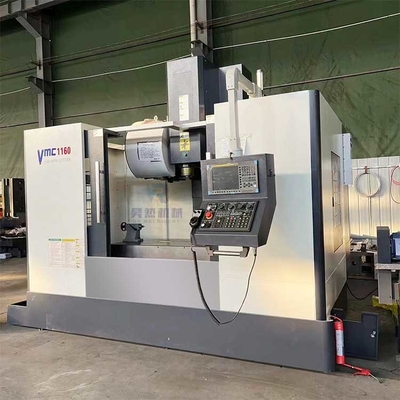 آلة طحن CNC Vmc1160 مركز التصنيع الرأسي CNC مع Bt40 محول