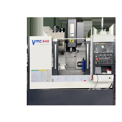 مركز التصنيع الرأسي الصغير CNC VMC640 مركز التصنيع الأربعة المحور