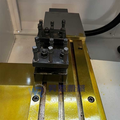 CK0640 آلة قطع الدوارة CNC الدوارة الأفقية ذاتية السرير المسطح